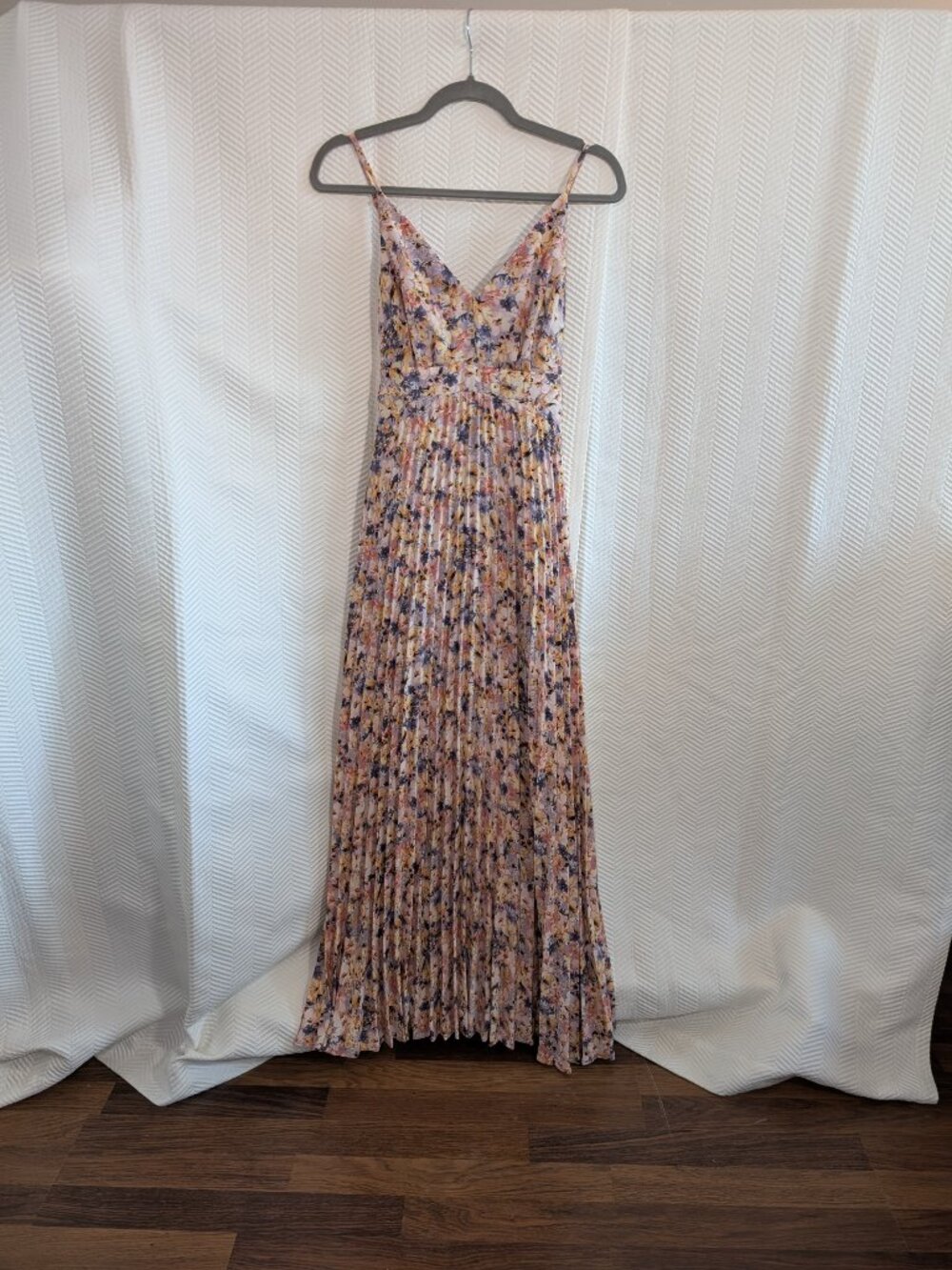 Floral Pleated Chiffon Maxi Dress Size XS Romantic Feminine Wedding Guest Flowy